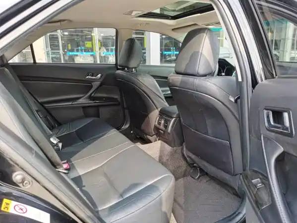 Toyota Reiz 2012