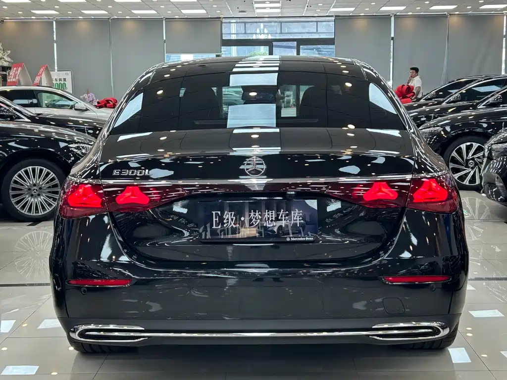 Mercedes-Benz E-Class 2024