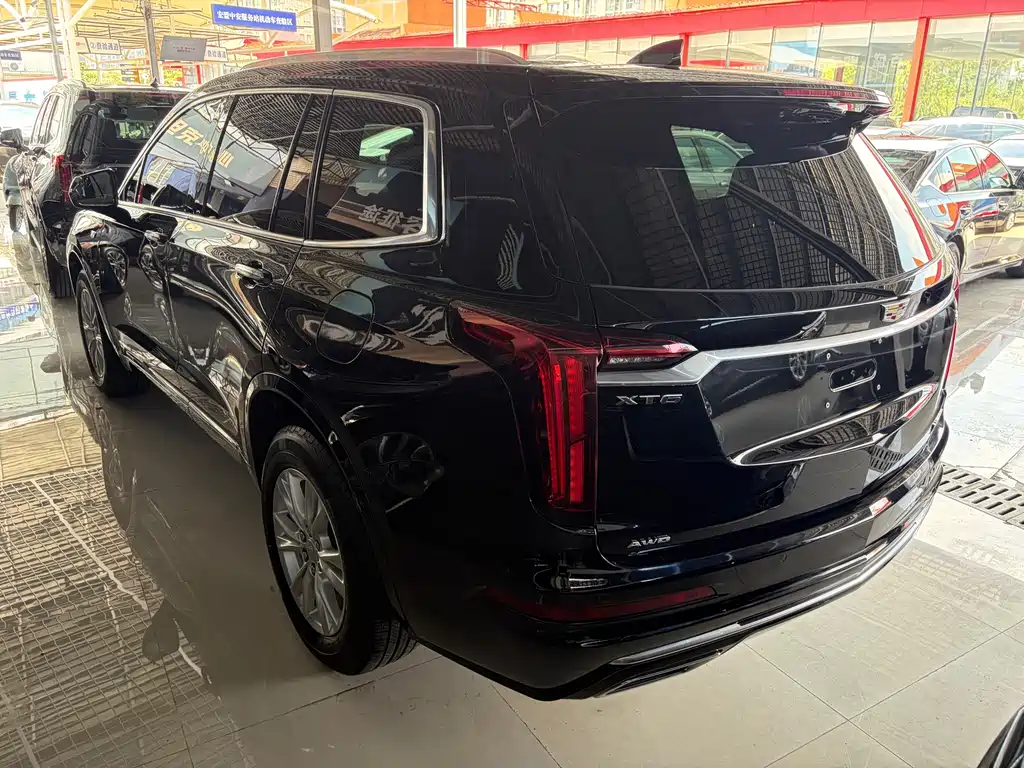 Cadillac XT6 2023 — фото 4