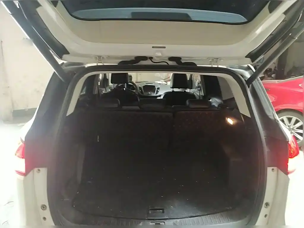 Ford Kuga 2015 — фото 16