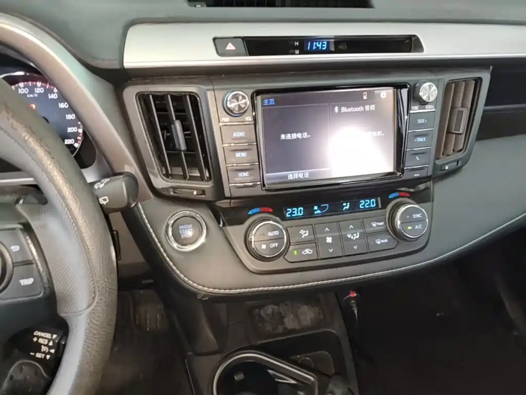 Toyota RAV4 2019 — фото 13