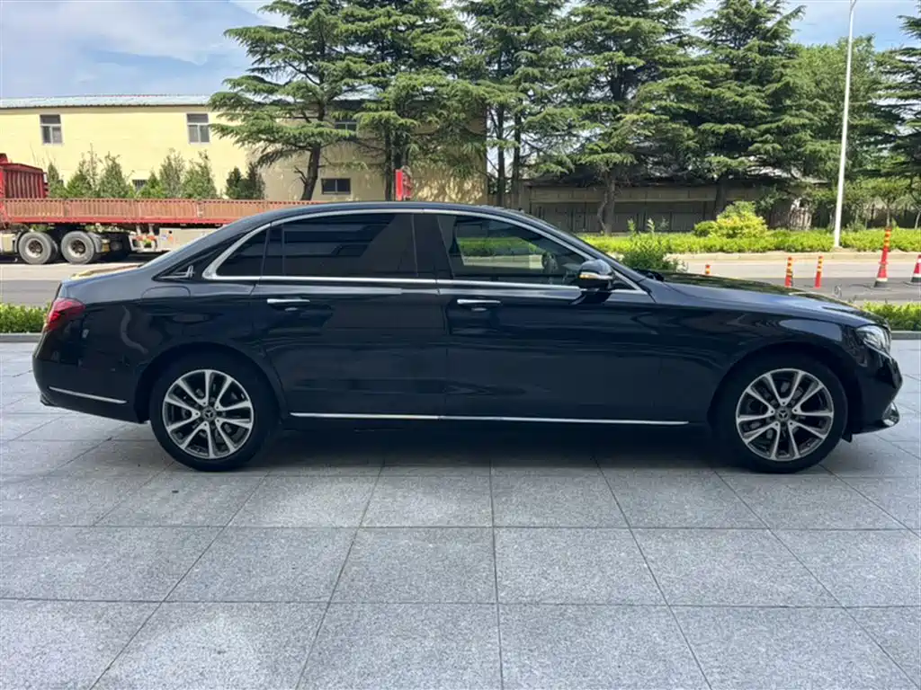 Mercedes-Benz E-Class 2018 — фото 10