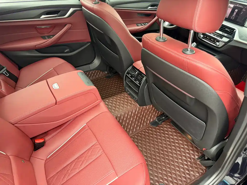 BMW 5 Series 2021