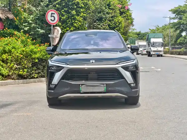 NIO ES8 2021