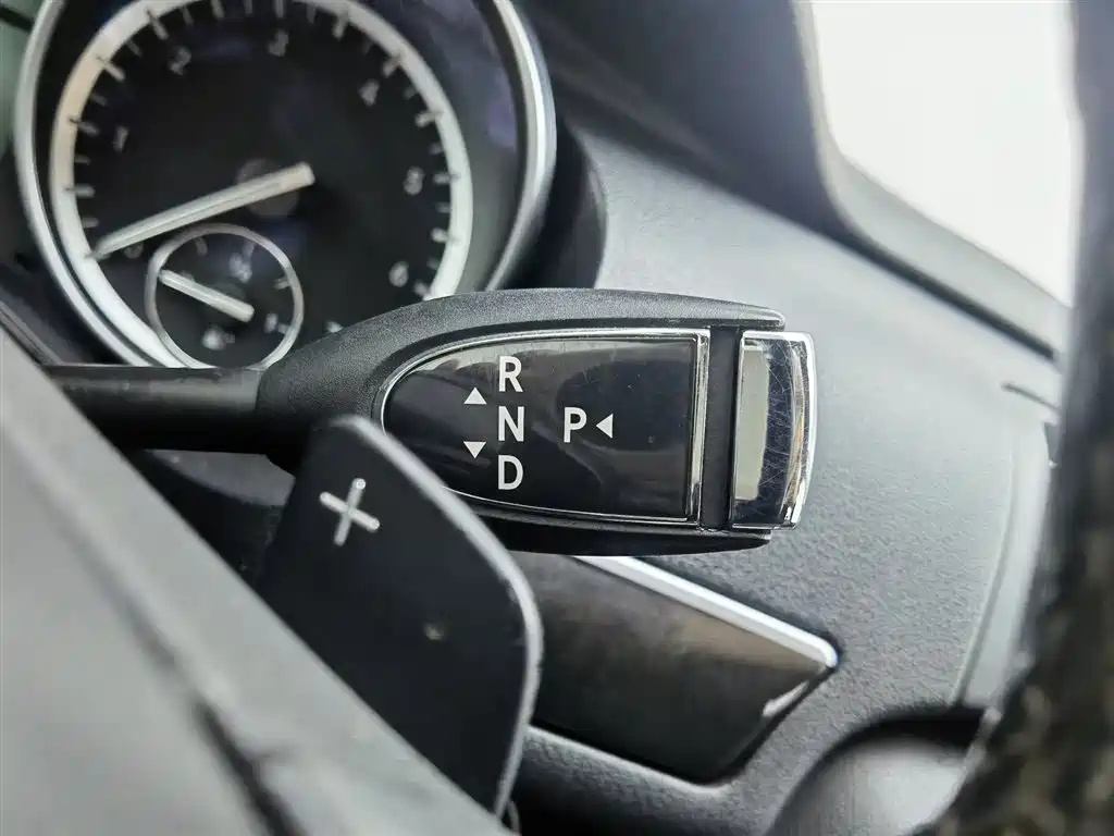 Mercedes-Benz R-Class 2017 — фото 13