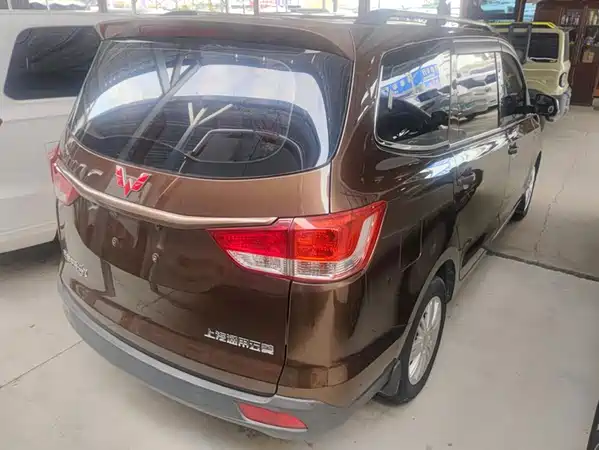 Wuling Hongguang 2017