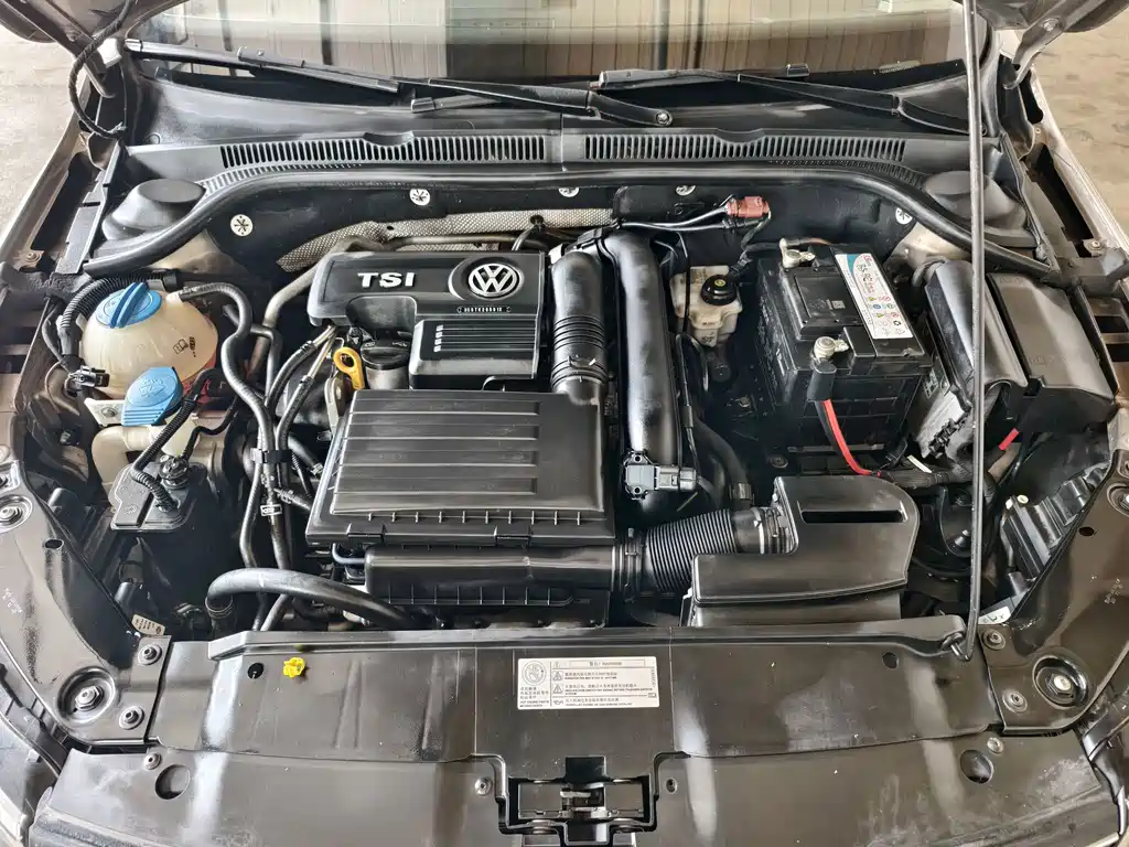 Volkswagen Sagitar 2016