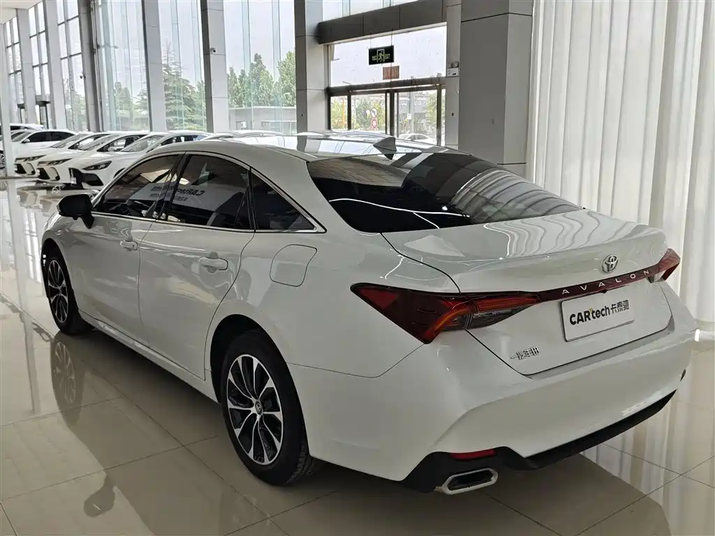 Toyota Avalon 2023 — фото 14