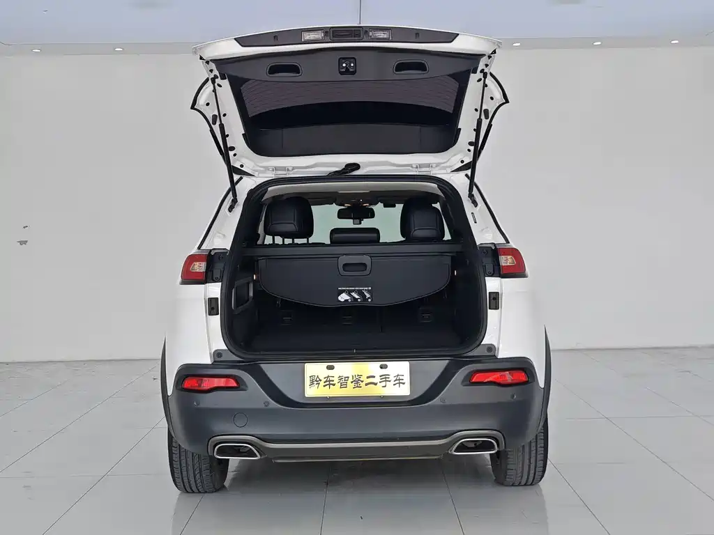 Jeep Cherokee 2016 — фото 19