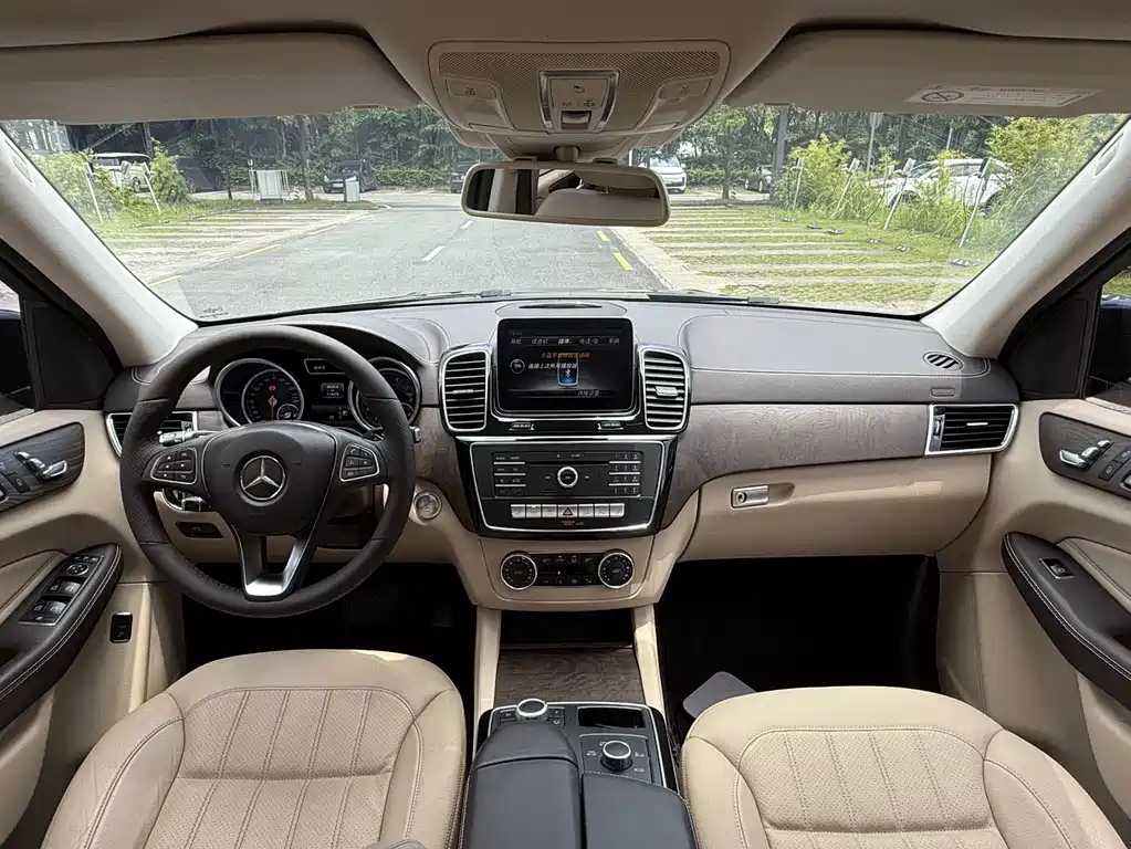 Mercedes-Benz GLE 2017 — фото 10