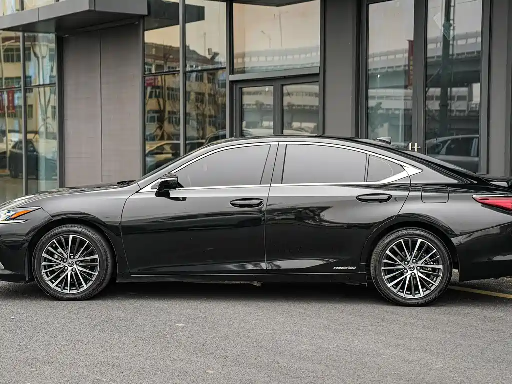 Lexus ES 2022 — фото 7