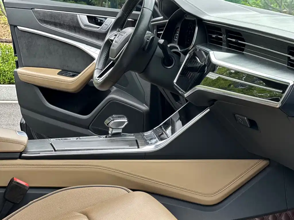 Audi A6L 2020