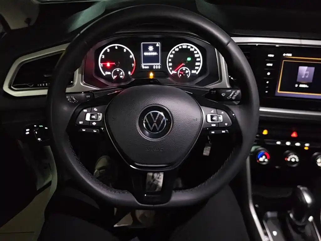 Volkswagen T-Roc 2021 — фото 11
