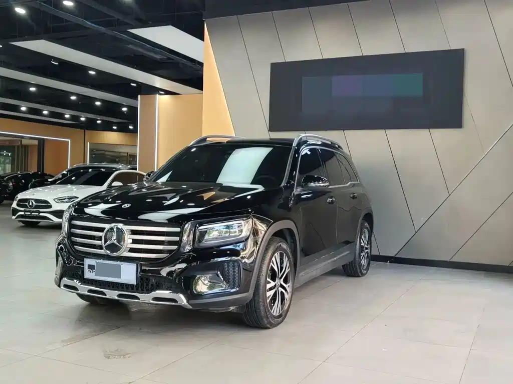 Mercedes-Benz GLB 2024 — фото 1