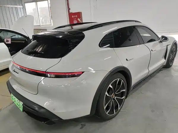 Porsche Taycan 2023