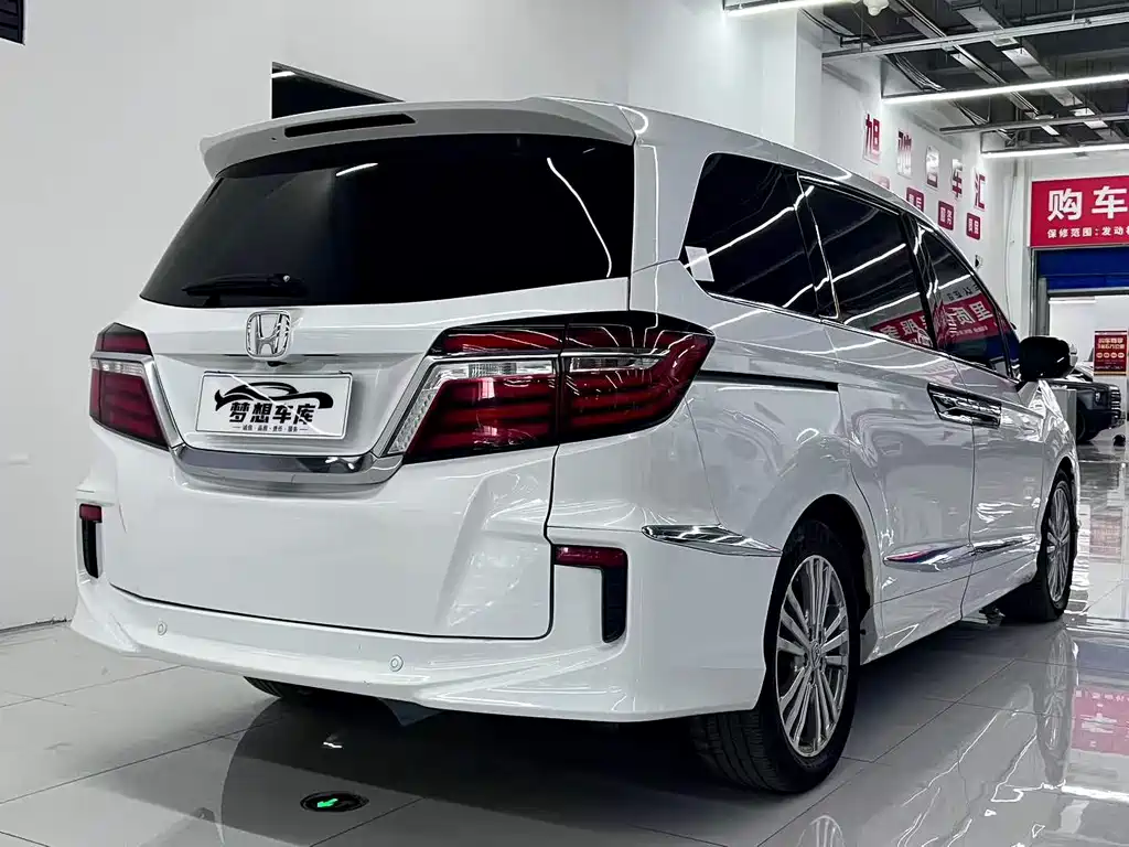 Honda Elysion 2017 — фото 9