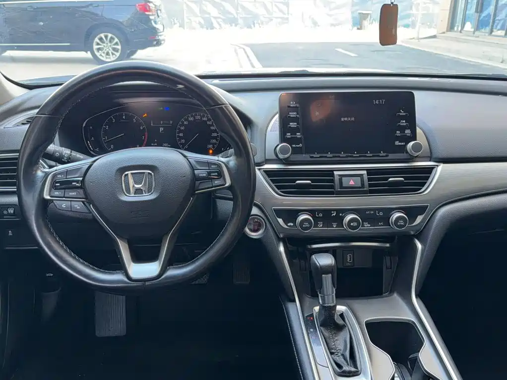 Honda Accord 2018 — фото 8