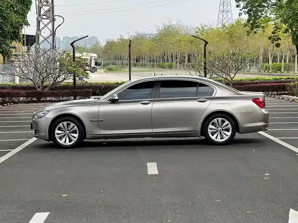BMW 7 Series 2011
