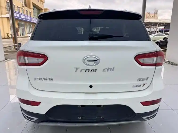 GAC Trumpchi GS4 2017 — фото 12