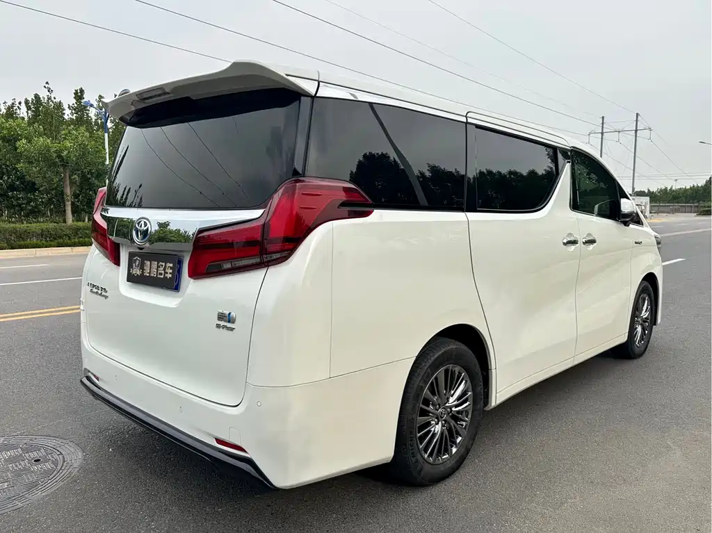 Toyota Alphard 2020 — фото 8