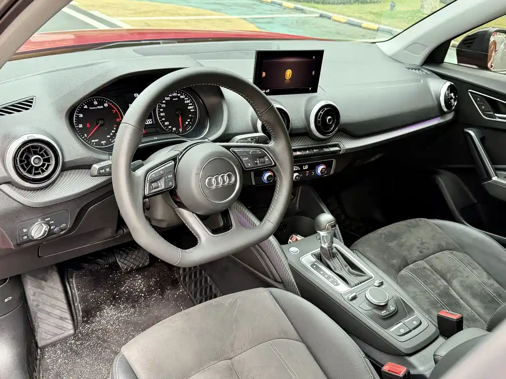Audi Q2L 2022 — фото 10