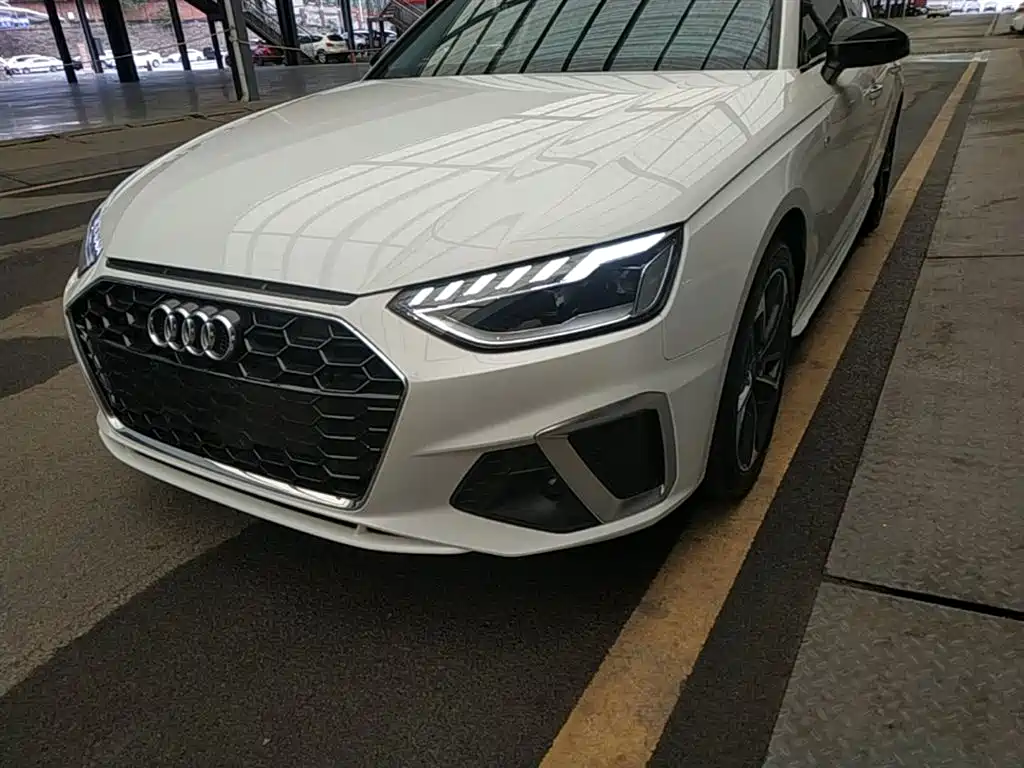 Audi A4L 2023 — фото 24