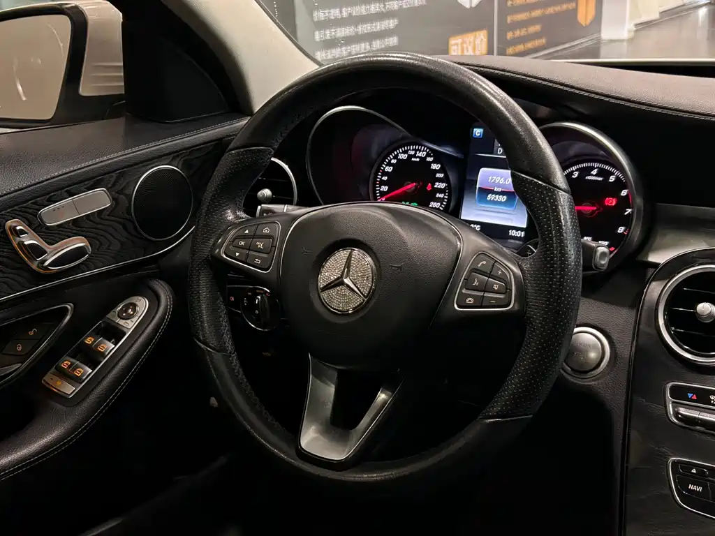 Mercedes-Benz C-Class 2018 — фото 13