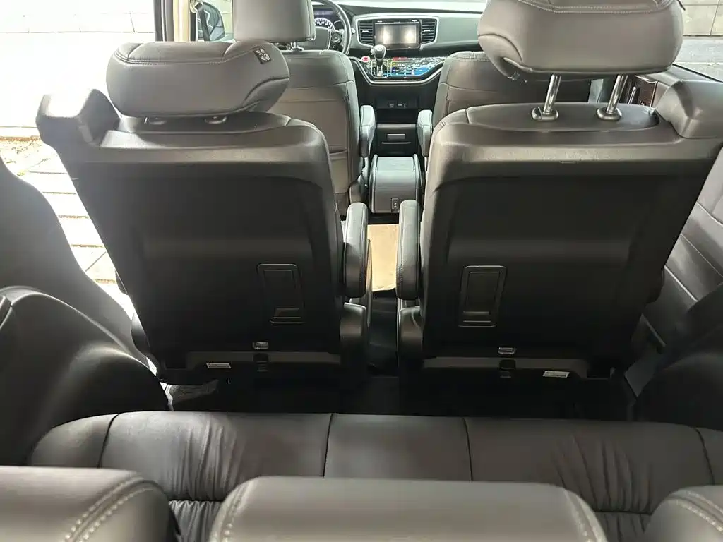 Honda Odyssey 2018 — фото 16