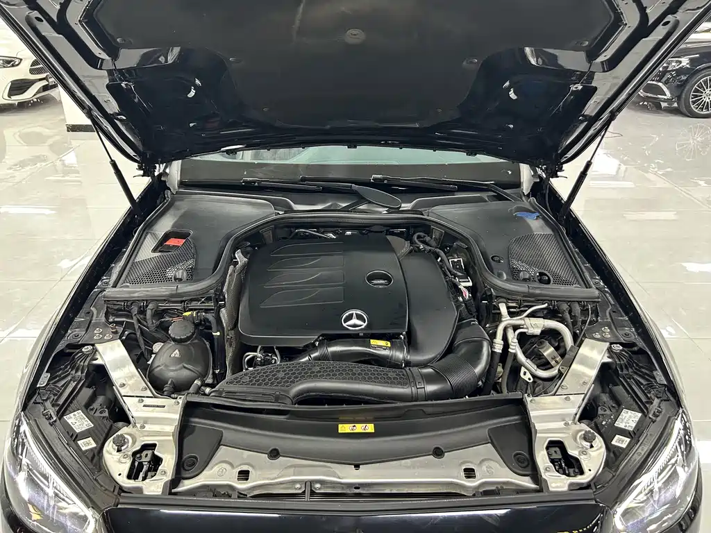 Mercedes-Benz E-Class 2021 — фото 16