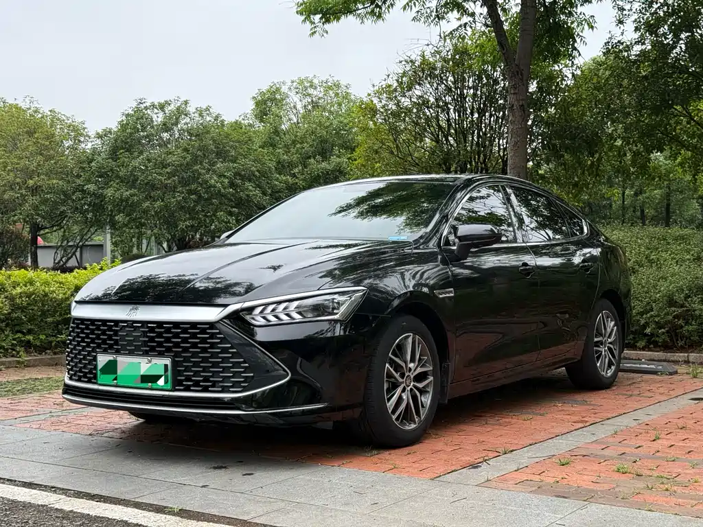 BYD Qin PLUS 2023 — фото 1