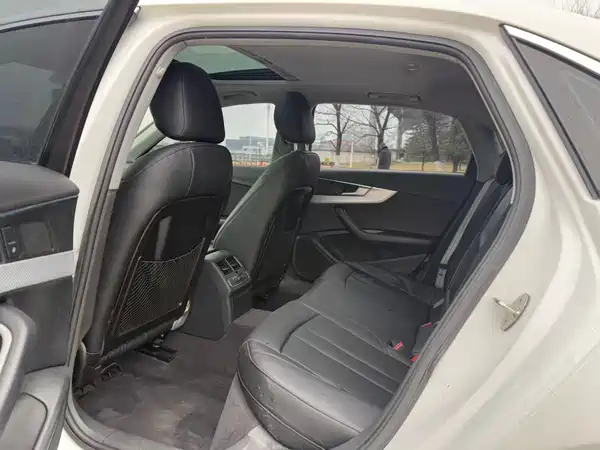 Audi A4L 2017
