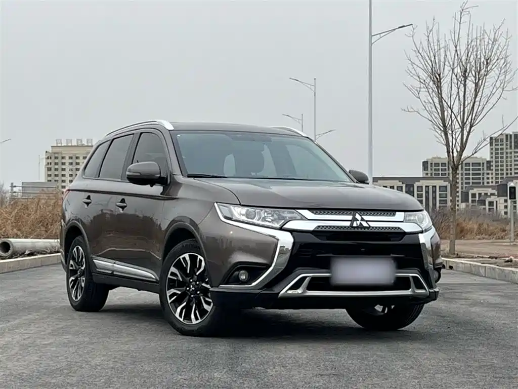 Mitsubishi Outlander 2020 — фото 8