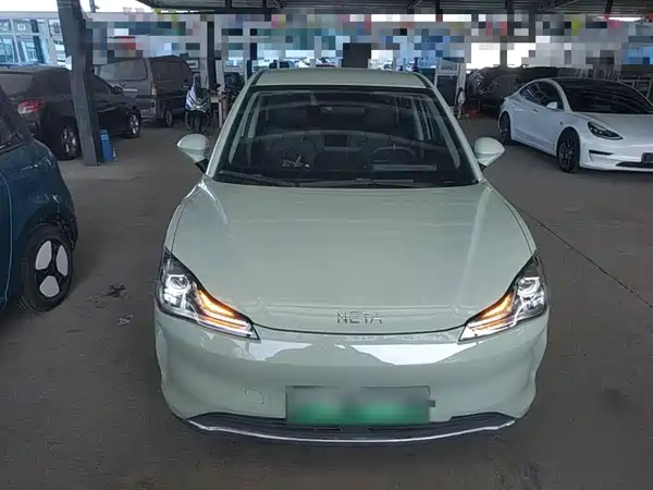 Neta V 2022