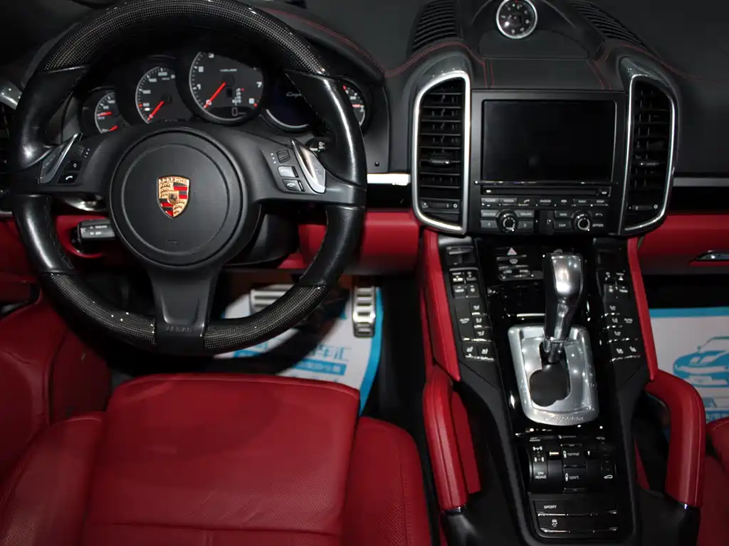 Porsche Cayenne 2014 — фото 14