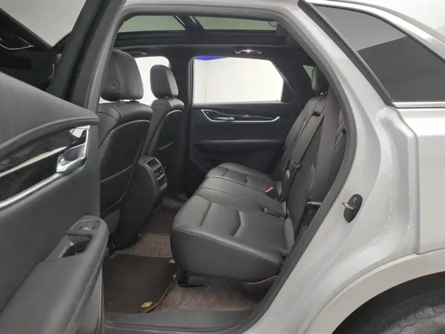 Cadillac XT5 2023 — фото 11