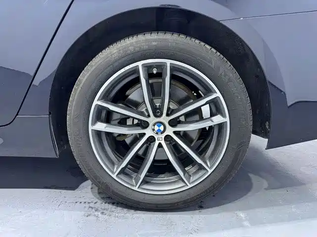 BMW 5 Series 2023 — фото 15