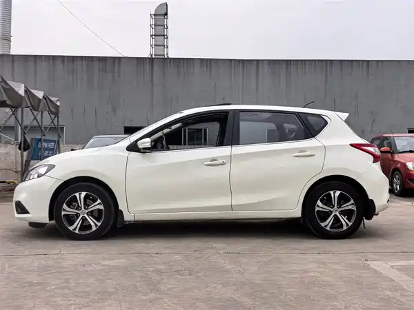 Nissan Tiida 2016