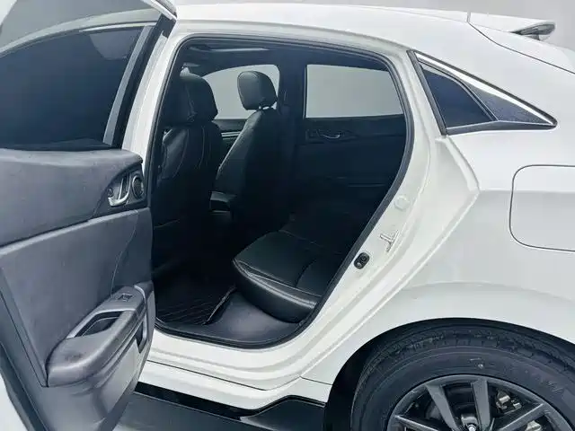 Honda Civic 2022 — фото 13