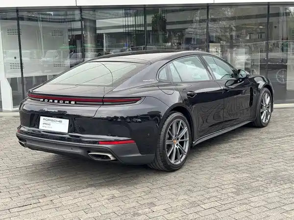 Porsche Panamera 2024