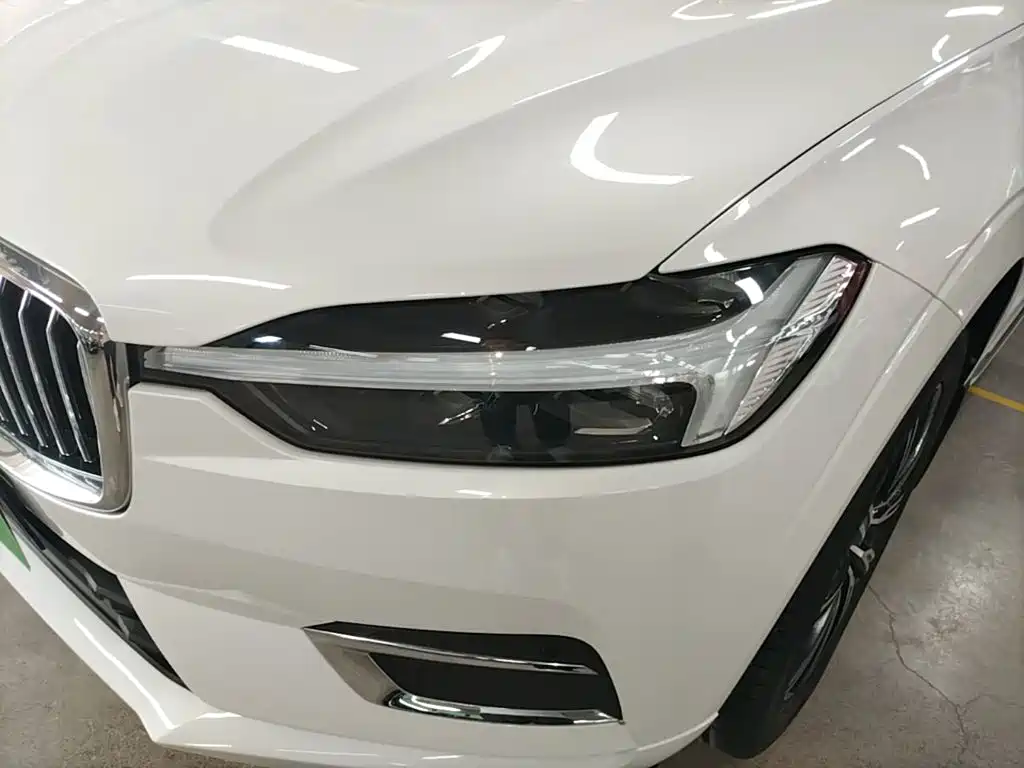 Volvo XC60 2021 — фото 24