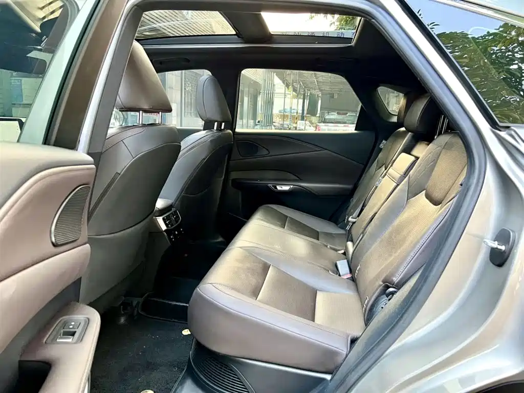 Lexus RX 2023