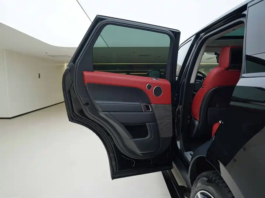 Land Rover Range Rover Sport 2022 — фото 17