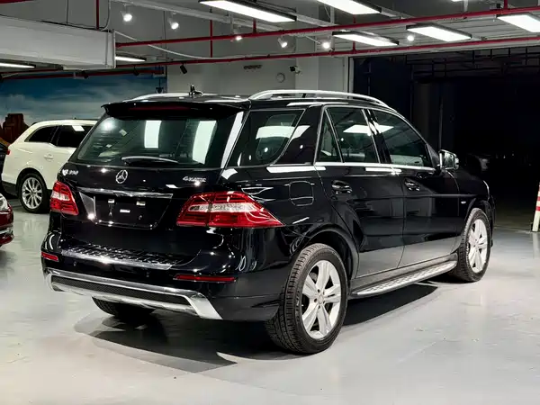 Mercedes-Benz M-Class 2012