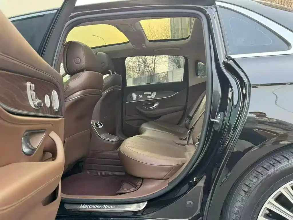 Mercedes-Benz E-Class 2021