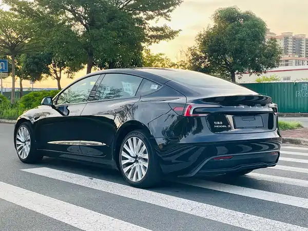 Tesla Model 3 2023