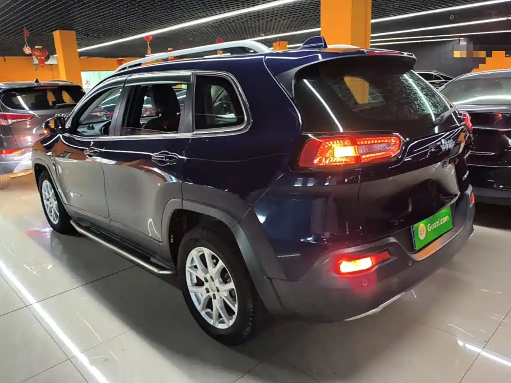 Jeep Cherokee 2018 — фото 5
