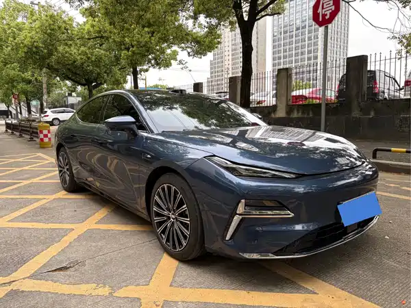 Geely Galaxy Starshine 8 2025