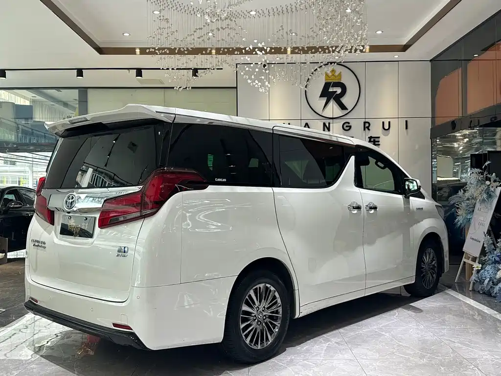 Toyota Alphard 2019 — фото 11