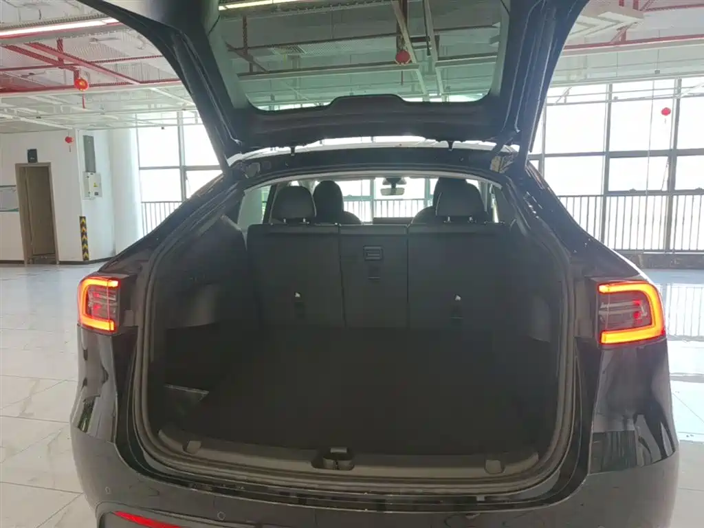 Tesla Model Y 2023 — фото 19