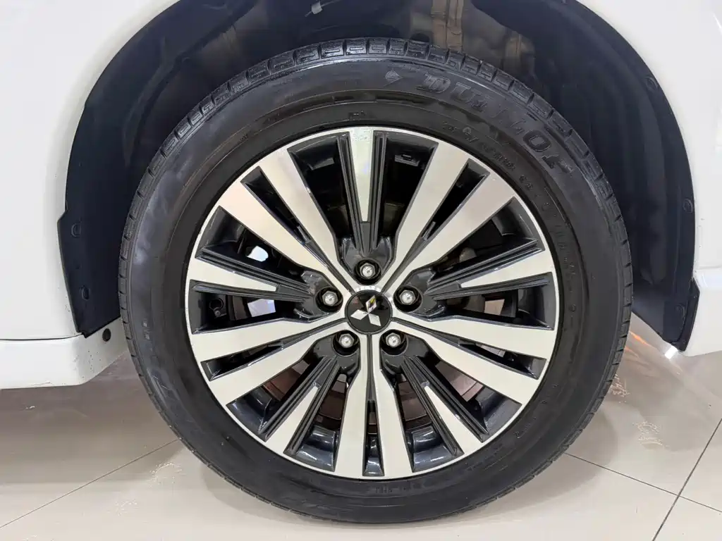 Mitsubishi Outlander 2022 — фото 20